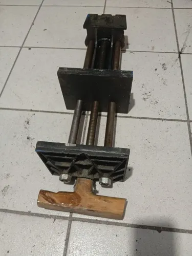 Morsa industrial para bancada de marceneiro