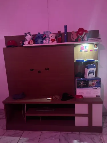 Vendo estante com led 