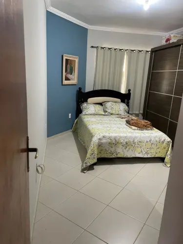 VENDO DUAS CASAS NO MESMO QUINTAL COM ENTRADA INDEPENDENTE 