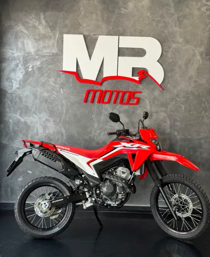 XR TORNADO 300 ANO 2025 com 5.983 km