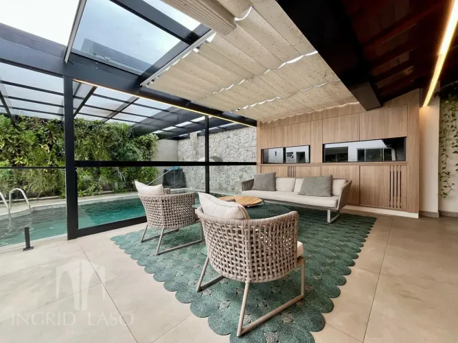 Casa na Glória | Piscina Aquecida e 4 Suítes