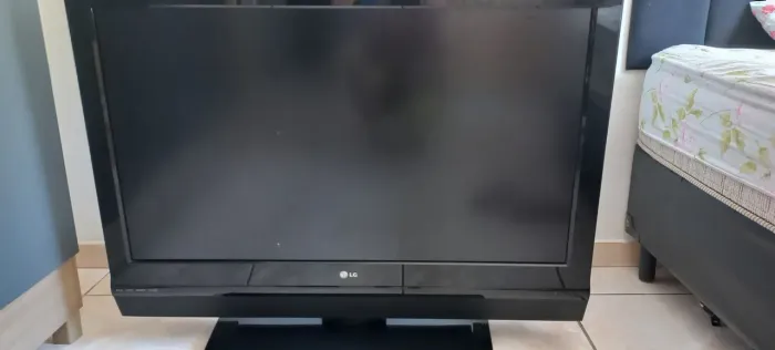 Tv LG 42LC2RR Antiga Concerto ou retirada de peças!