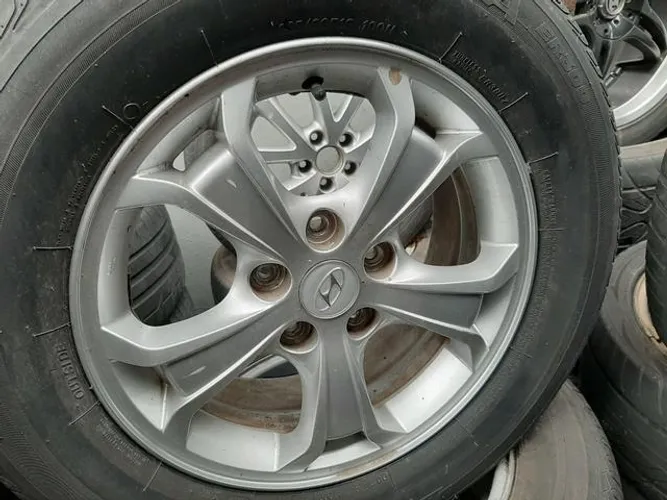Roda aro 16 Tucson 2010 Prata 5X114 Hyundai Originais com pneus 235 60 16 usados