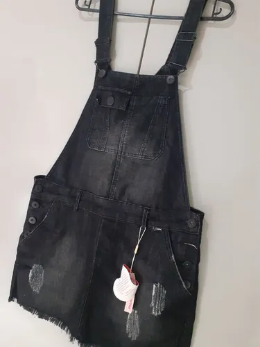 Jardineira jeans 