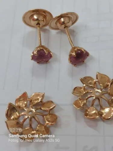 Brinco em ouro rosado com pedra de turmalina rosa