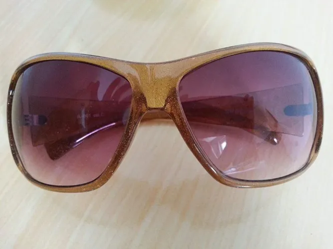 Óculos de sol feminino Sexy Machine - NOVO