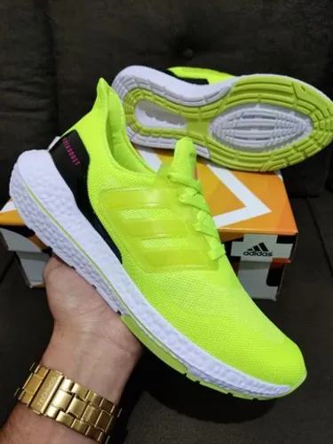 ADIDAS ULTRABOOST 