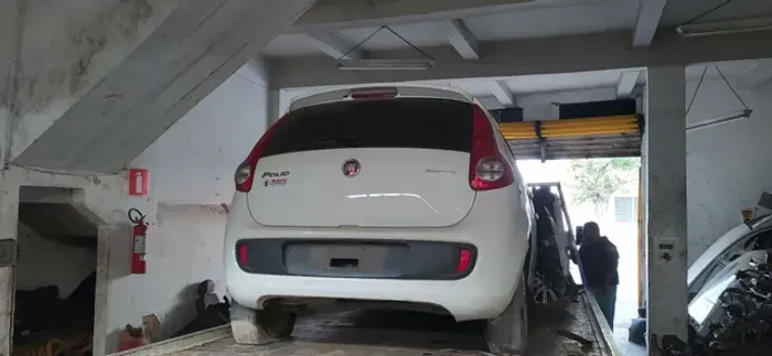 Tampa traseira novo Palio