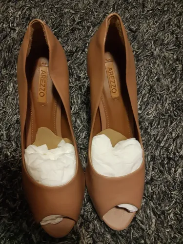 Peep toe Arezzo couro legítimo novo .