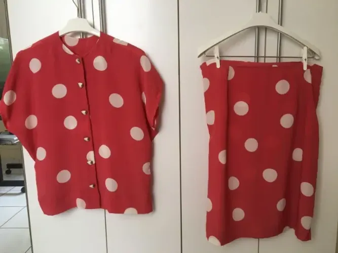 lindo conjunto com estampa de poá para senhoras
