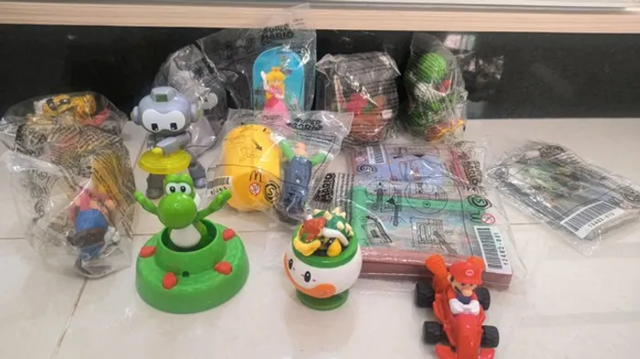 Brinquedos do Super Mario McDonald's