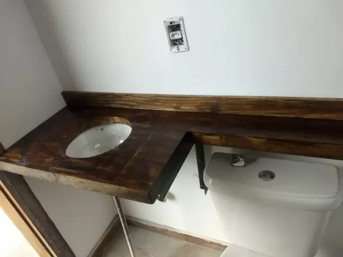 Degraus, Soleiras, Peitoril, Bancadas (tudo em madeira tratada)