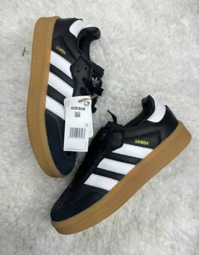 Top Adidas Samba masc e fem disponível 