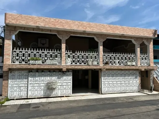 Casa 428m² c/ 3 Quartos sendo 2 Suítes no CJ Nova República (somente a vista)