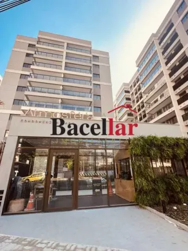 Apartamento - / Residencial / Praça da Bandeira