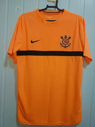 CAMISA CORINTHIANS TAMANHO M MAIS JUSTA. SERVE P