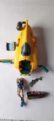 Submarino de Brinquedo com Acessórios