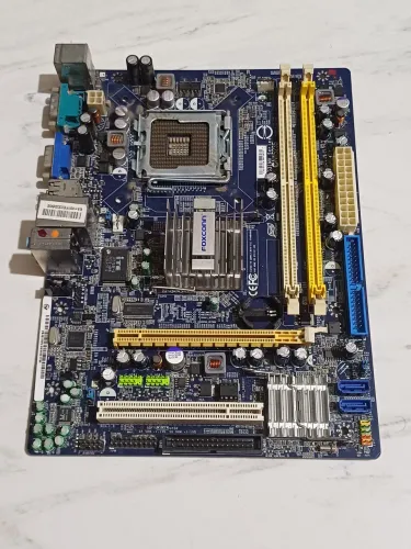 Placa Mãe ddr2, Foxconn para PC - Excelente Estado