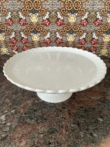 Prato de louça para bolos e tortas 