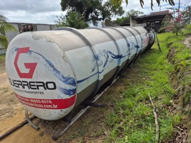Tanque de Armazenamento em Inox - Excelente Estado