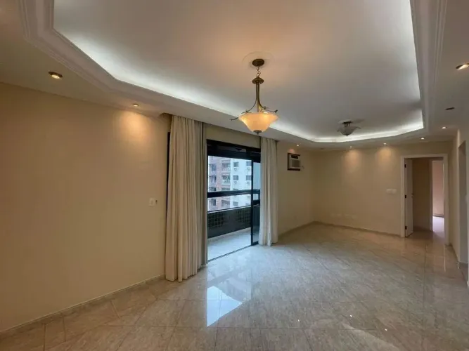 Apartamento à venda no bairro da Aparecida a meia quadra da praia!