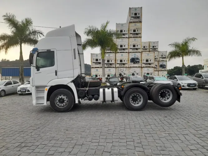 Volkswagen 25.360 2022- Caminhão perfeito para puxar baú