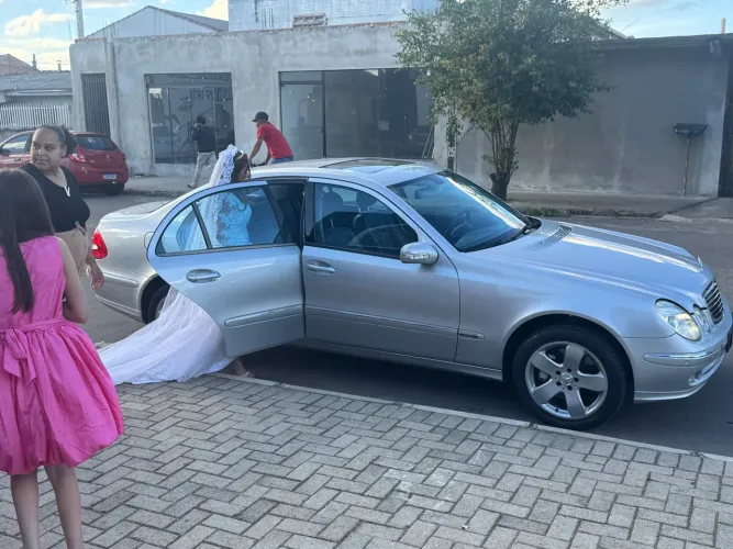 Mercedes-Benz E-500 Elegance/ Avant. 5.0 V8 24V 4P AUT 2004