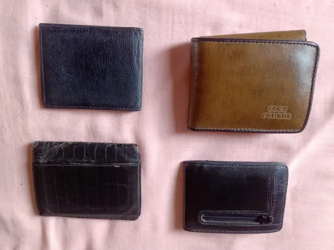 R$45 Lote de 4 Porta Cédulas em couro.