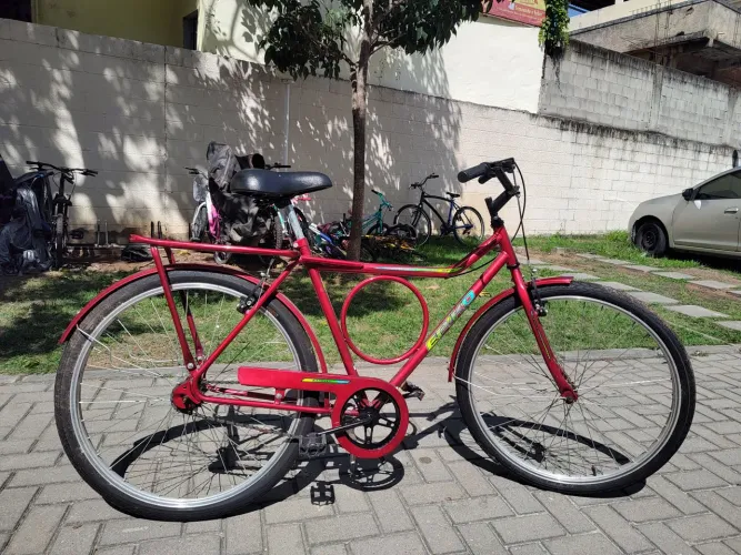 Bicicleta barra forte vermelha..