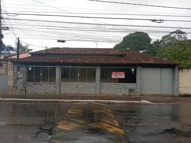Alugo Casa linear 4 qtos próx ao supermercado Extrabom no centro de Laranjeiras na Serra