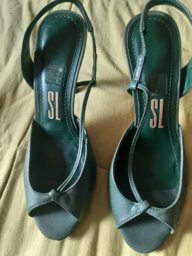 Sandalia verde couro legitimo