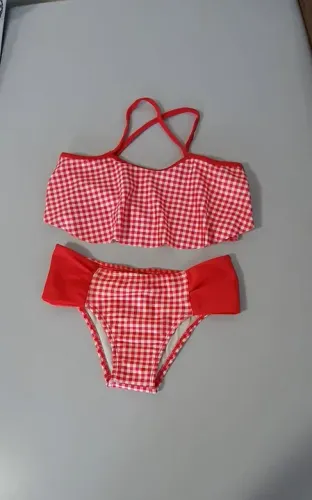 Biquíni infantil xadrez vermelho com babado Palamino tam.10
