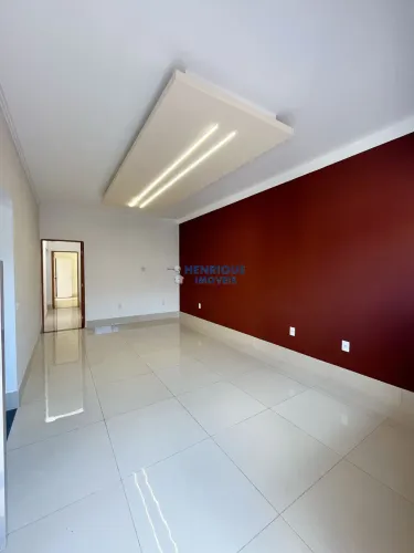 Casa à Venda com 3 dormitórios, sendo 1 suíte no bairro Diário Ville por R$ 560.000,00 em 