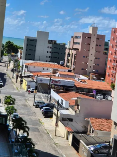 Vendo excelente apartamento todo reformado, próximo da orla da praia de Cabo Branco.