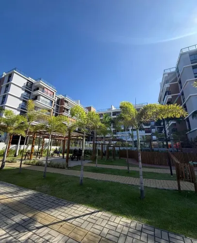 Vilas do Atlântico cobertura com 3 suítes próximo a praia.