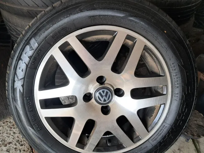 Roda aro 15 Volkswagen Gol turbo preta com diamantado 4x100