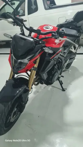 CB 500f vermelha
