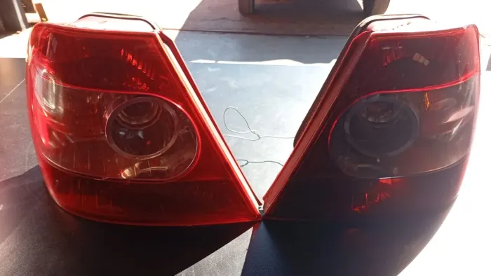 Par De Lanternas Fiat Siena Bolha 2006 A 2012 Original 