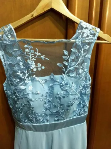 Vestido de festa azul bebê lindo