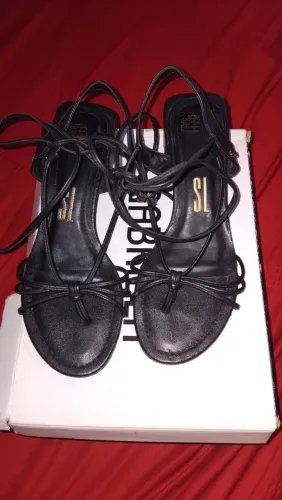 Sandálias de Salto SL - Elegância em Preto