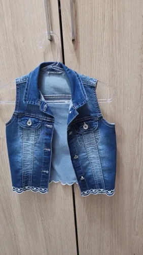 Colete Jeans Infantil com Detalhe em Renda