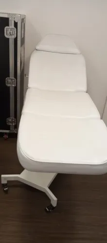 MACA POLTRONA BRANCA MARCA ESTETIK