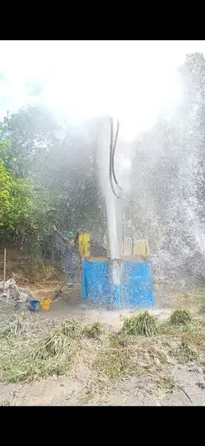 Poço Artesiano furado na Rocha 