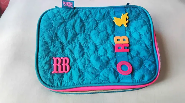 Estojo Rebecca bonbon azul original com 36pens e descontos incríveis para você.