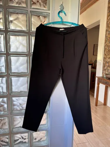 Calça. Preta 44 yessica