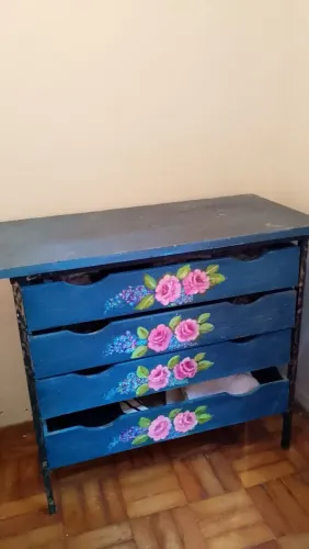 Cômoda antiguidade pintada a mão 