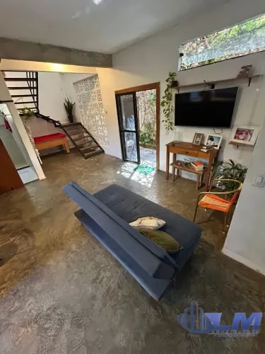 Imperdível! Casa Duplex à venda em Guarapari-ES, 4 quartos, sala de estar, 2 salas de tv e