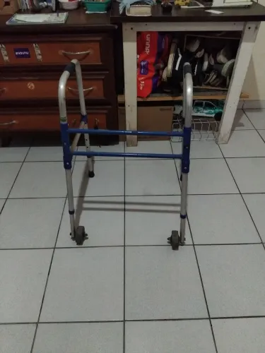 Andador ortopédico infantil 