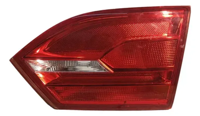 Lanterna Direita Tampa Traseira Volkswagen Jetta Tsi 2012 13 Direito Ok