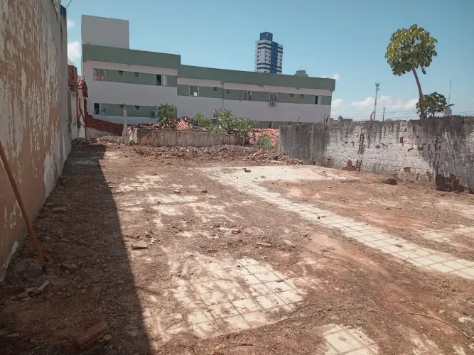 OPORTUNIDADE! VENDO TERRENO NO BARRO VERMELHO, NO VALOR DE 300 MIL.